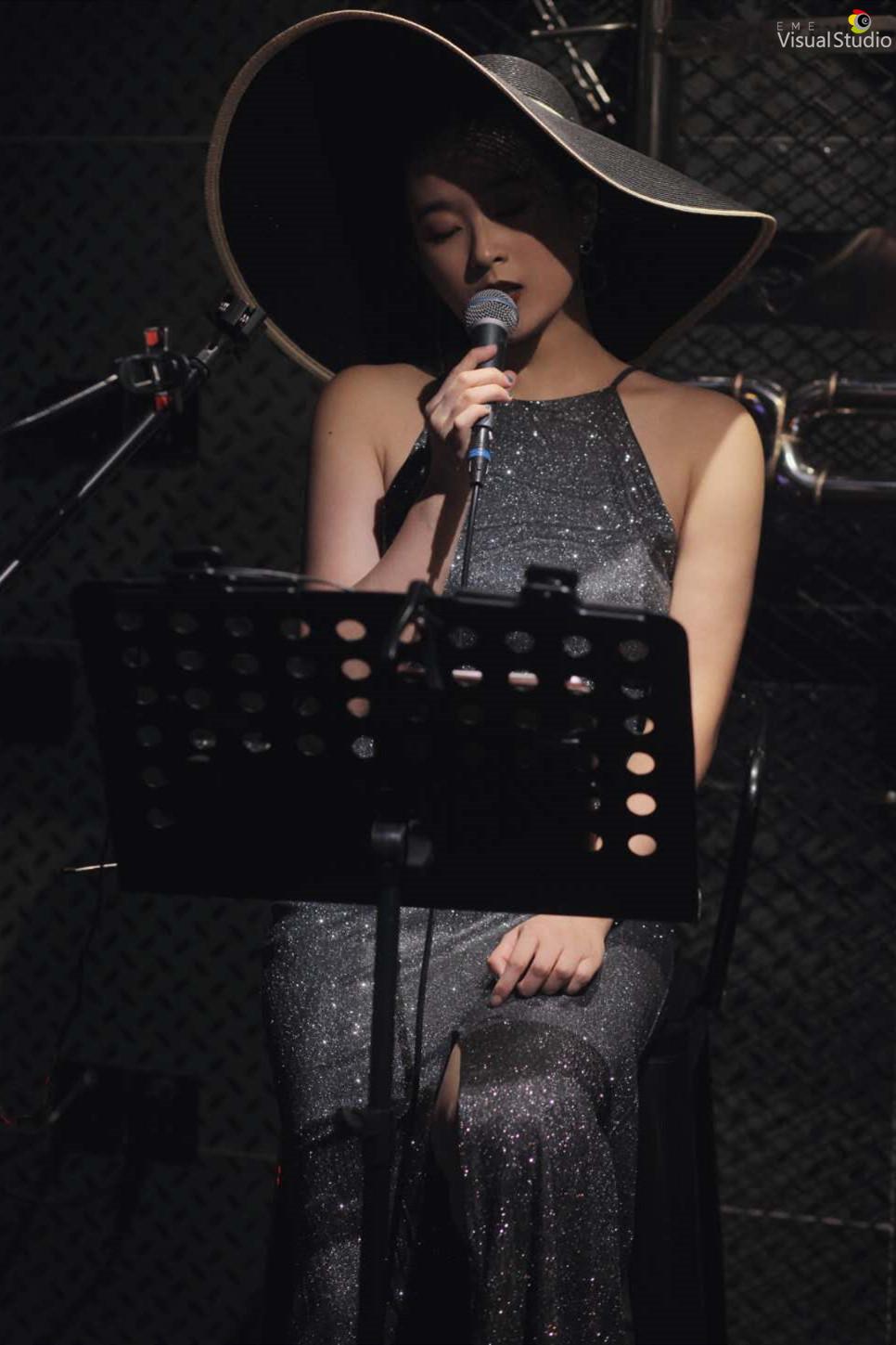 Singer 夏娜