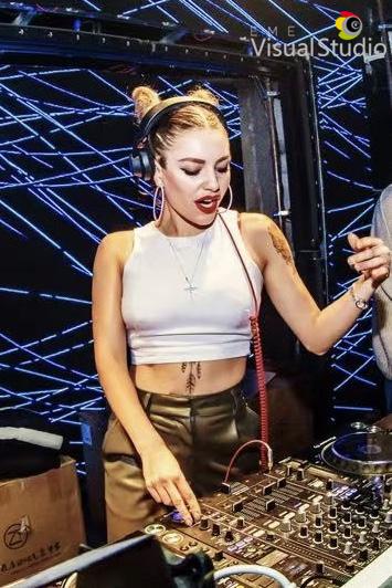 DJ Jenna