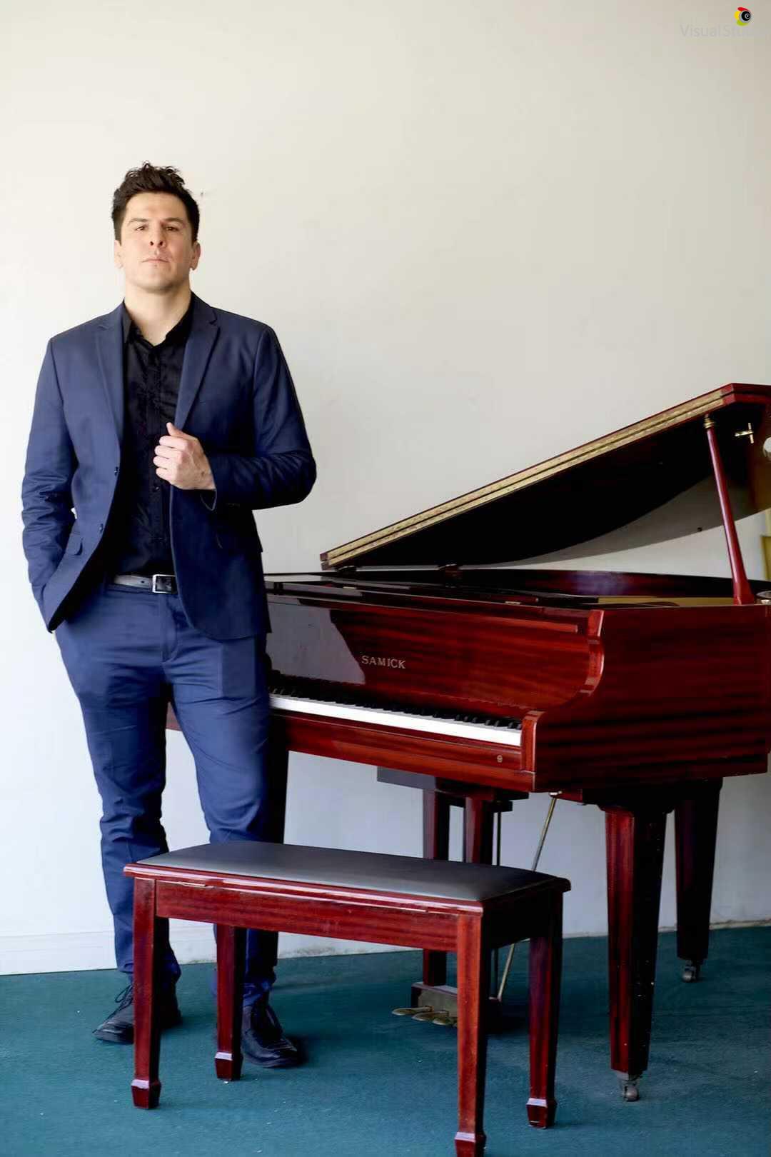 Pianist Singer Jerry Fenn