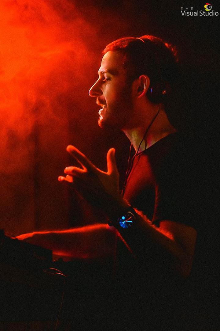 DJ CARRARA