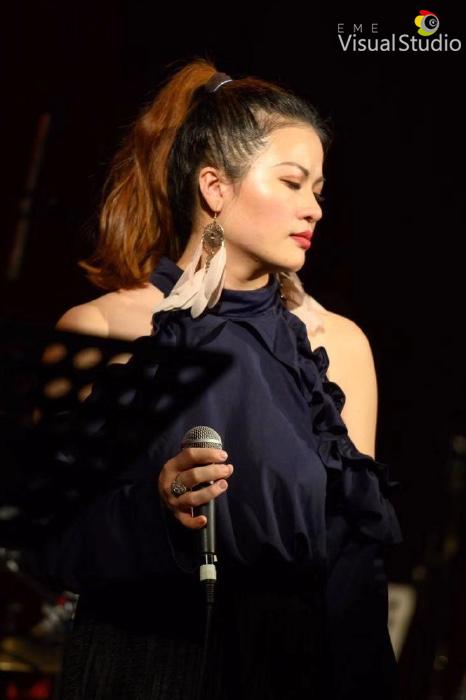 Singer Lannie