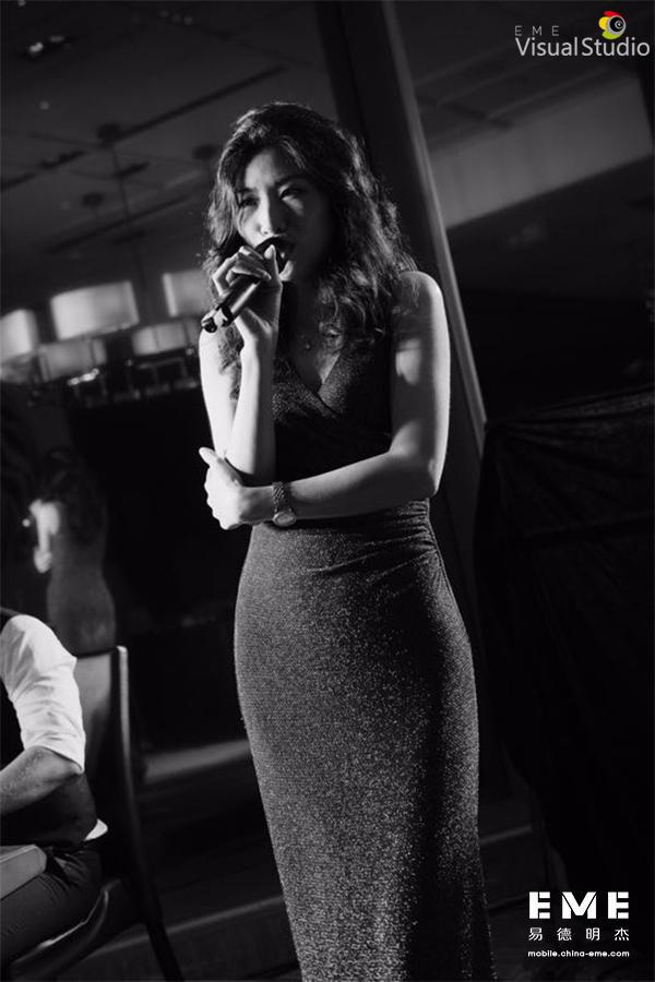Singer Adrienne 陈华凤