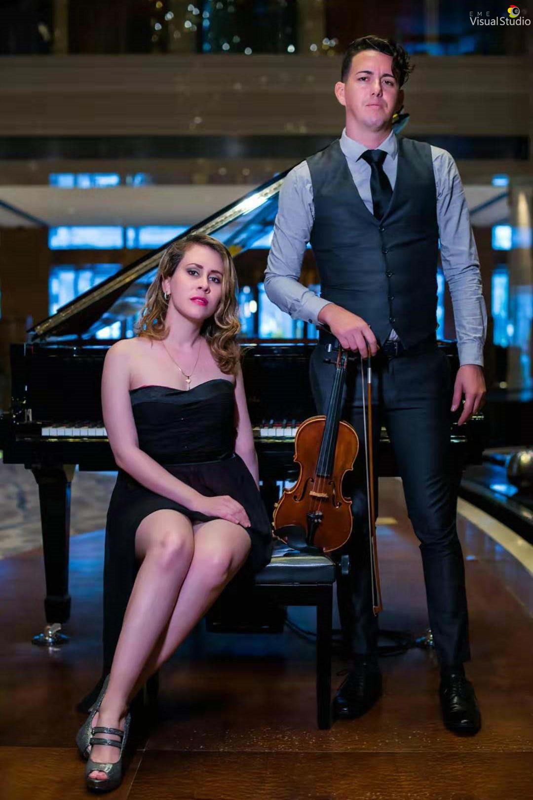 Duo Carlos Freeman