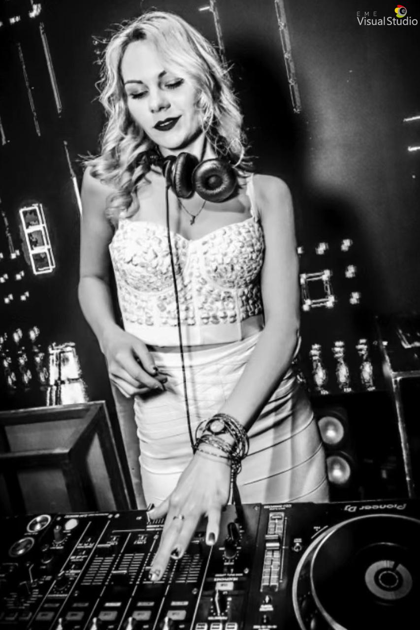 DJ DFOX