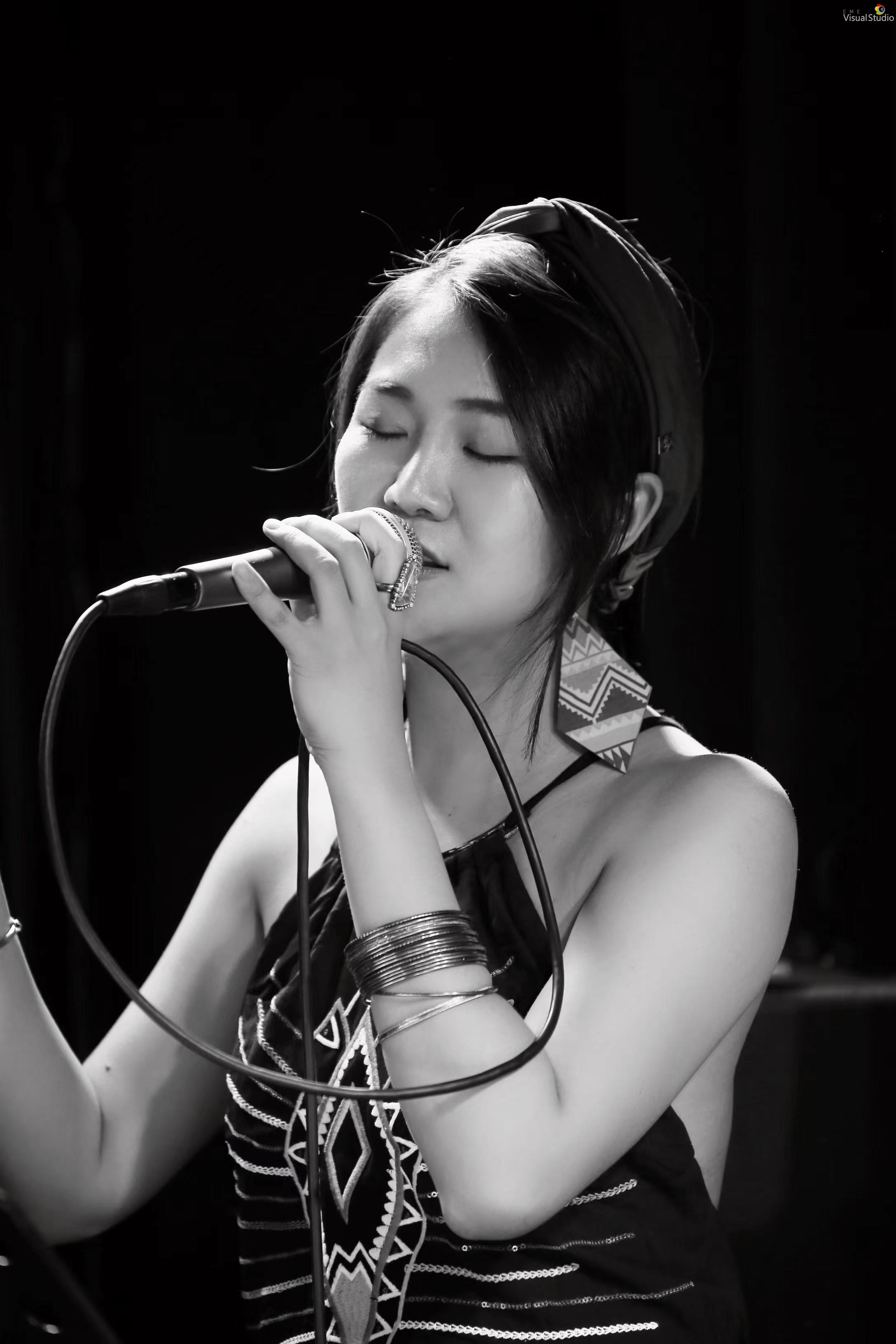 Singer Mandy Chan