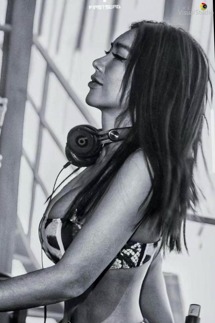 DJ VINA
